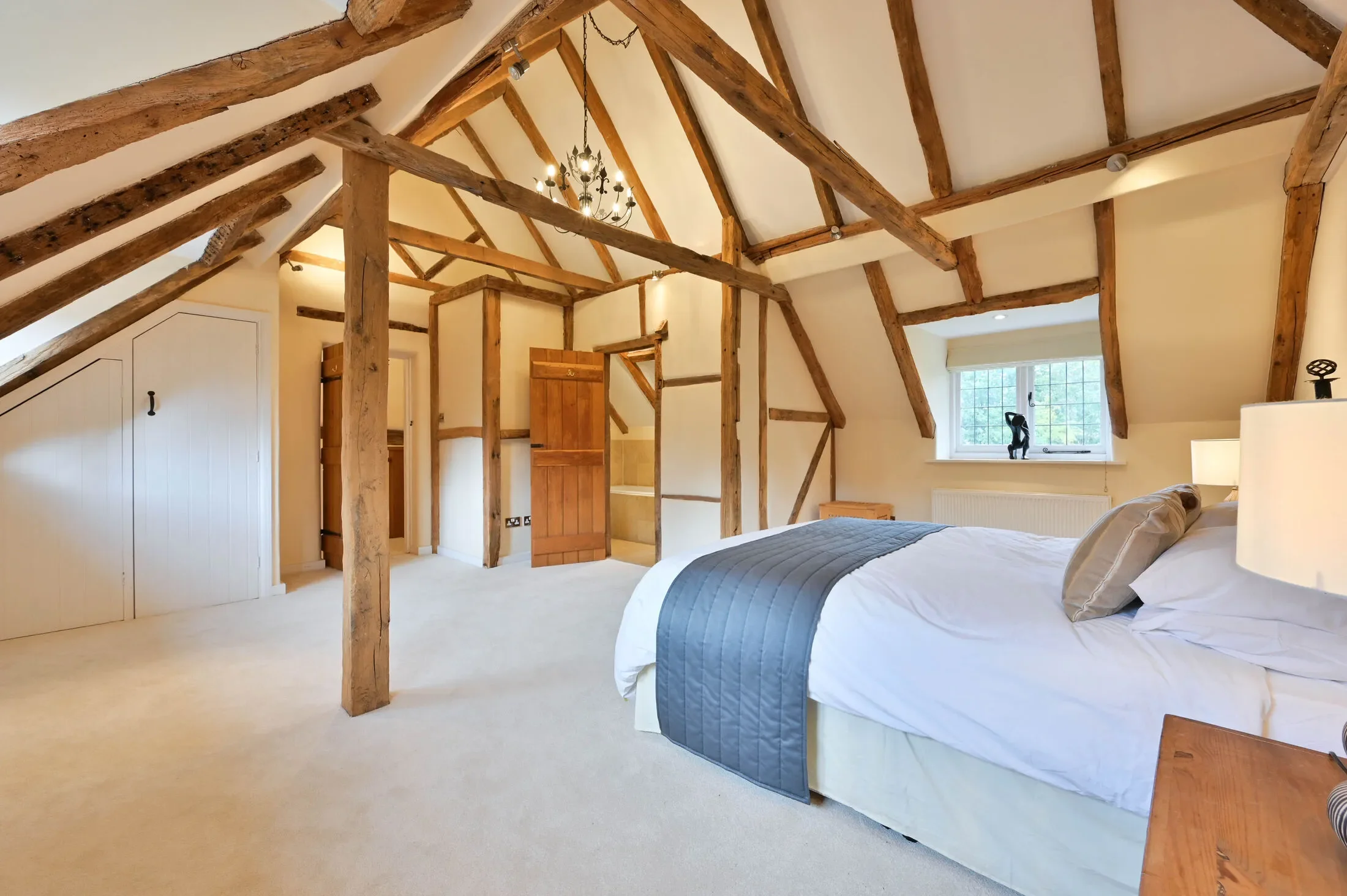 House Gravel Pits Close in Guildford
