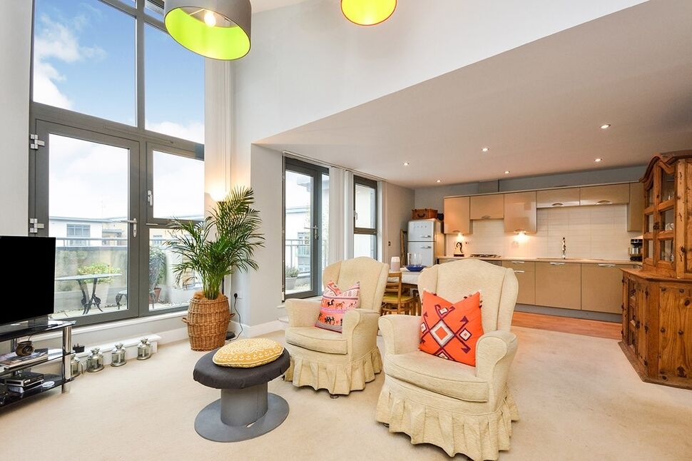 Flat Wallis Place in Maidstone