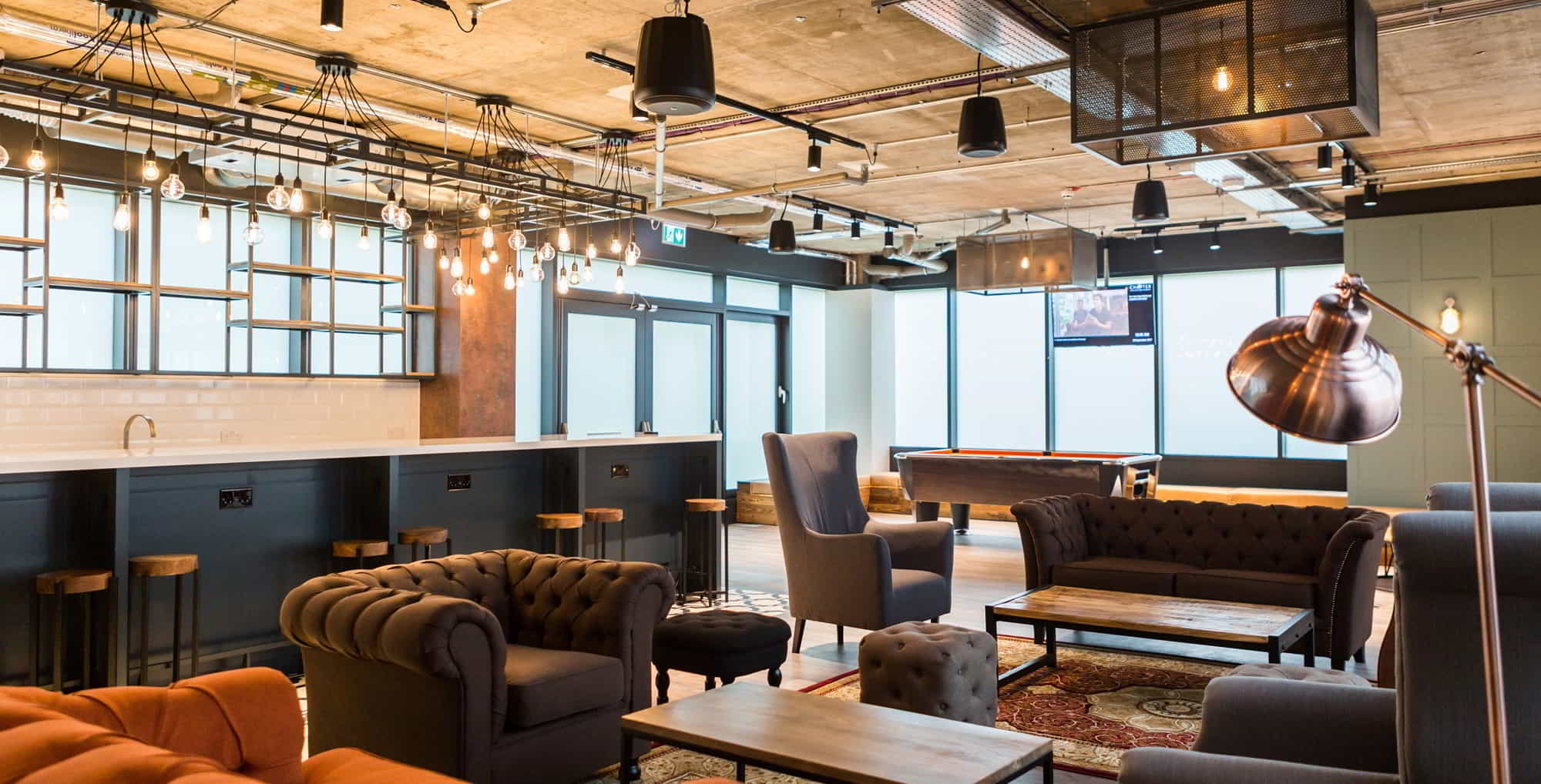 Room Commercial Road in Greater London