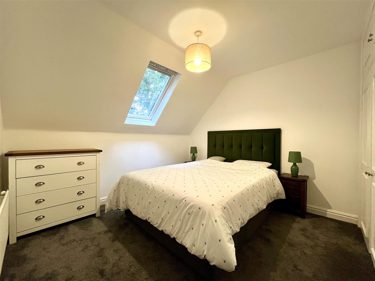 Flat Woodbourne Road in Trafford