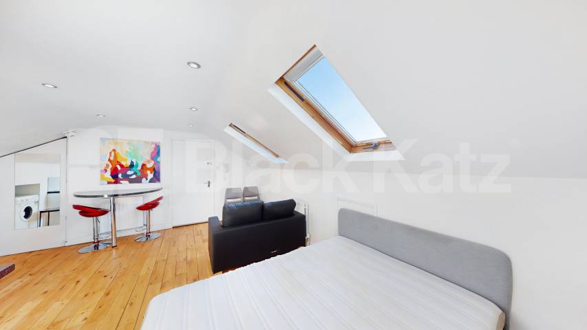 Flat Iverson Road in Greater London