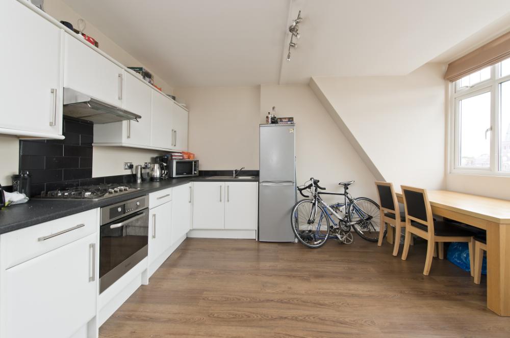 Flat Upper Tooting Road in Greater London