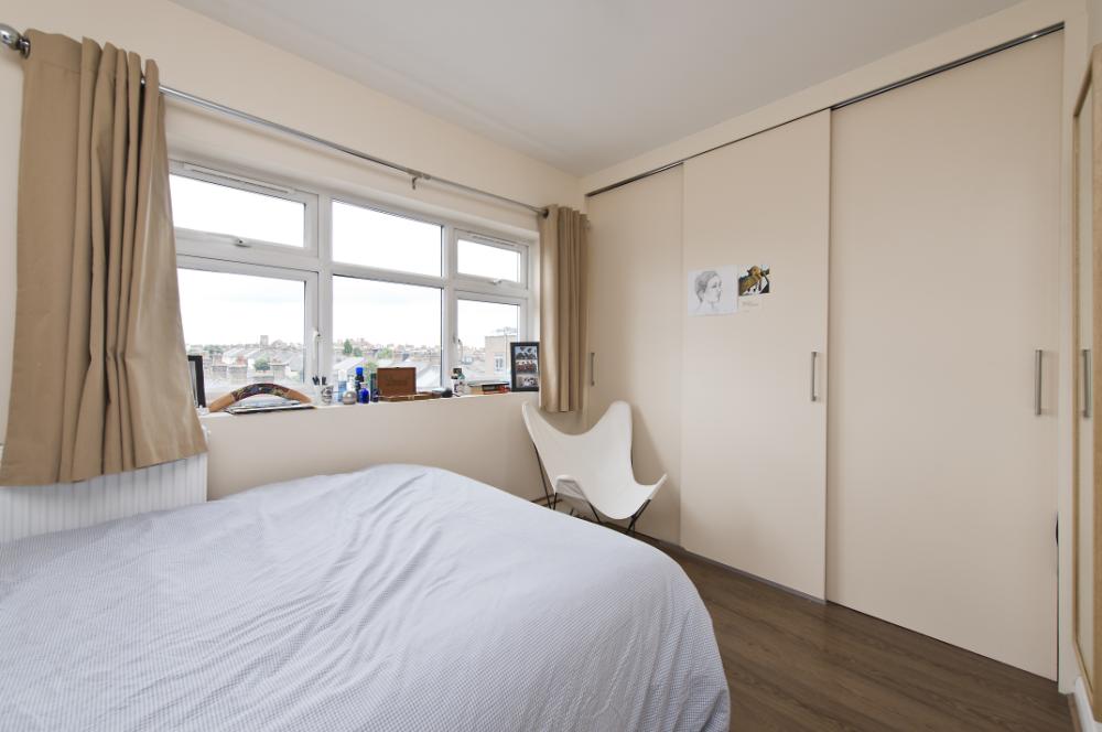 Flat Upper Tooting Road in Greater London