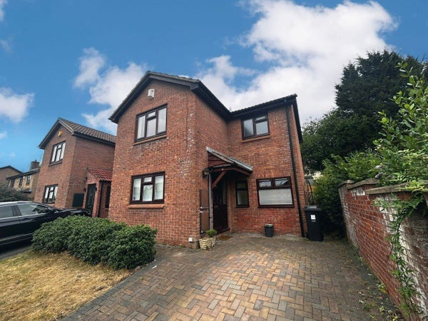 House Dorcas Avenue in Stoke Gifford