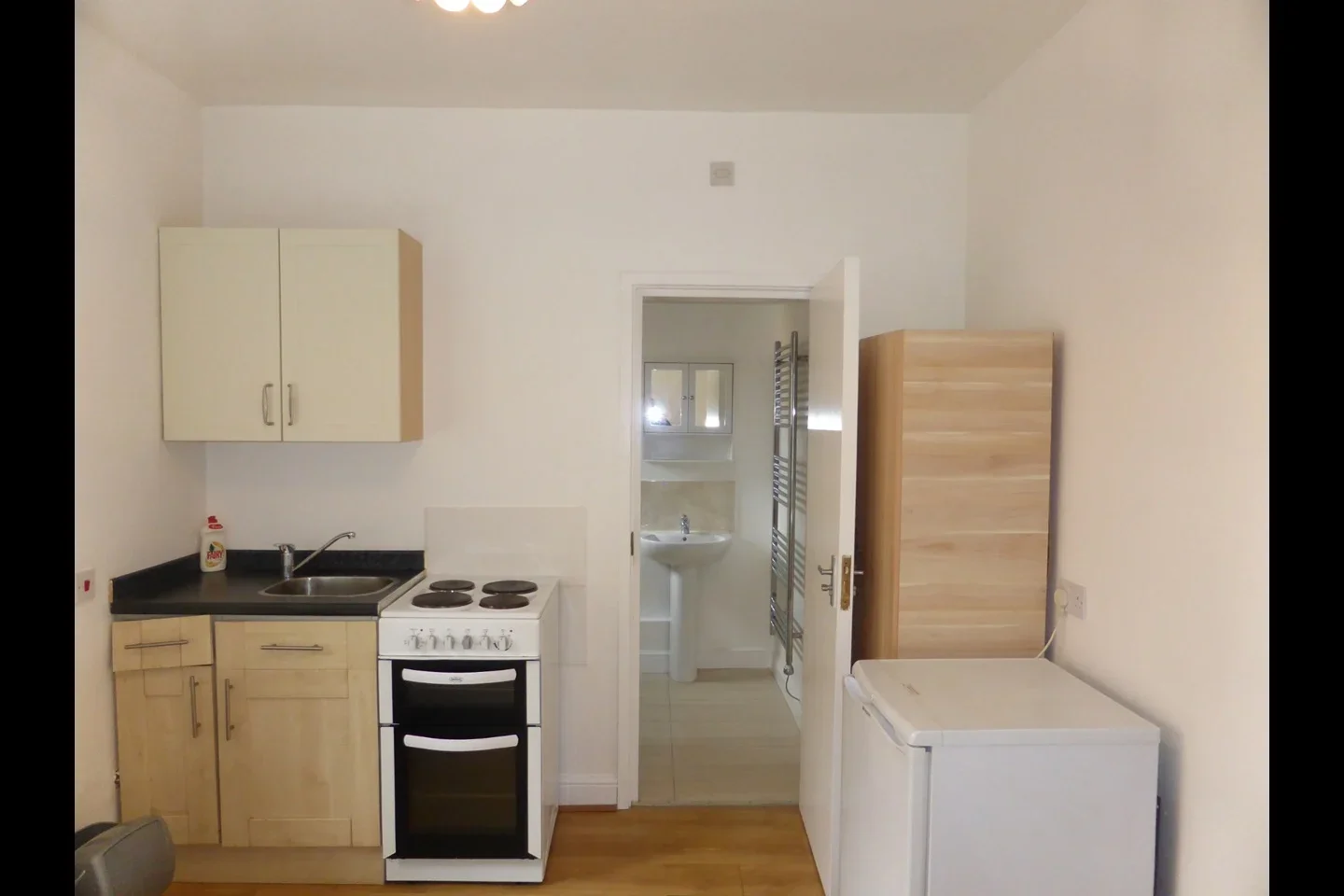 Flat Wellfield Road in Welwyn Hatfield