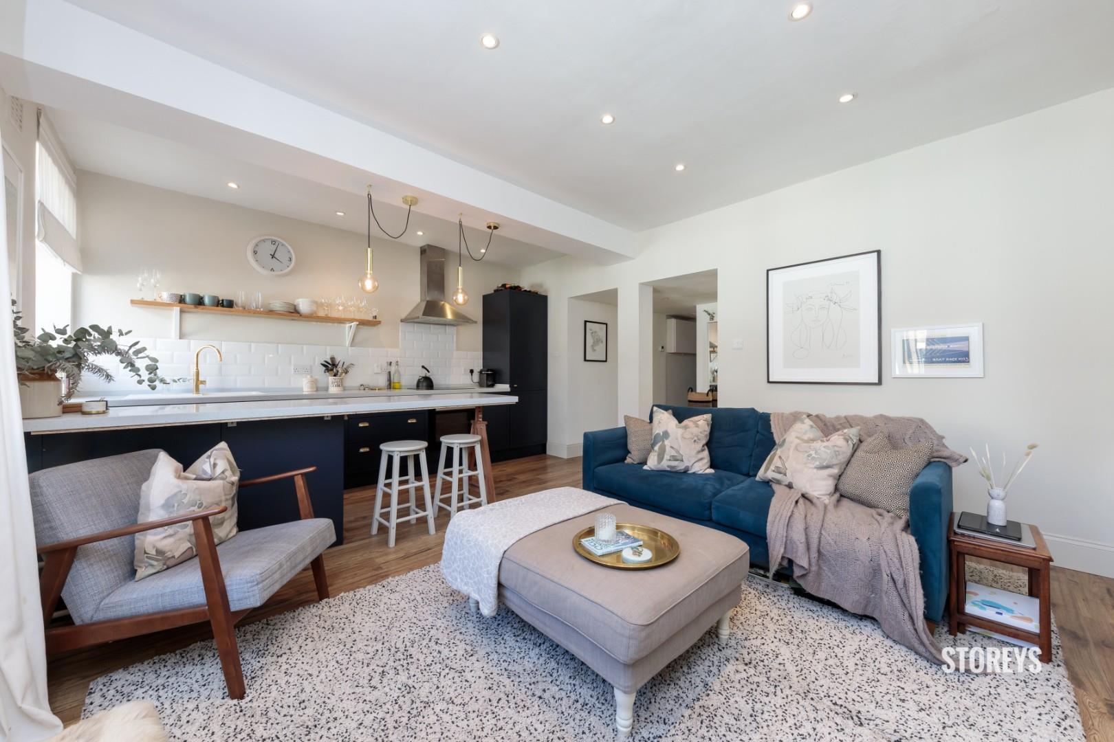 Flat St Mark's Rise in Greater London