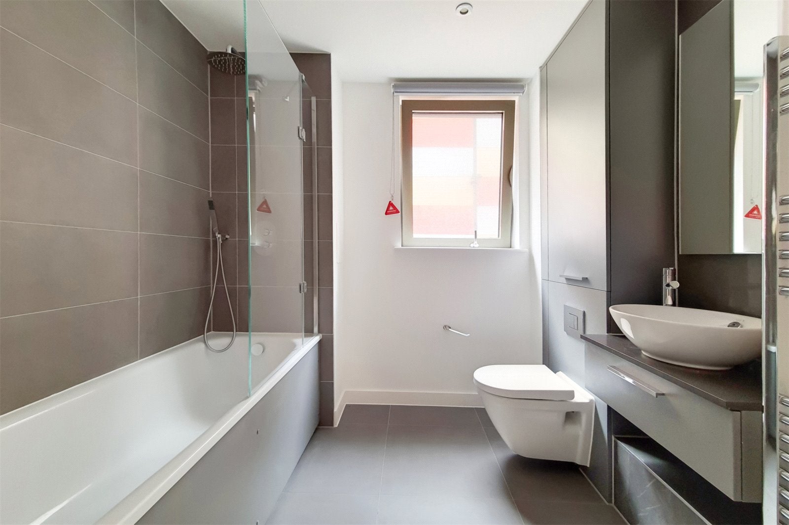 Flat Atlantis Avenue in Greater London