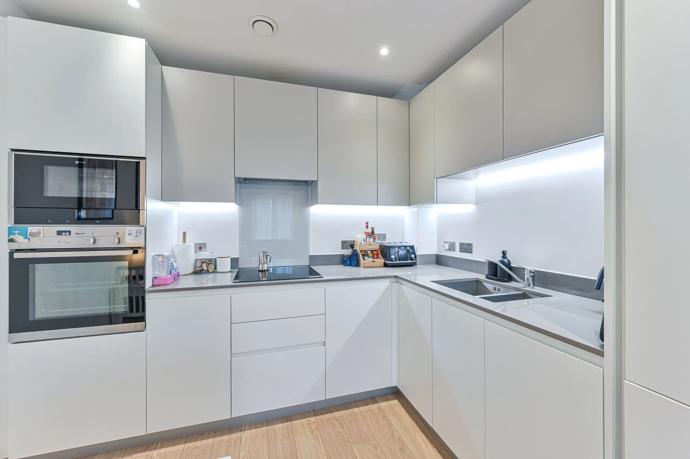 Flat Stockwell Park Walk in Greater London