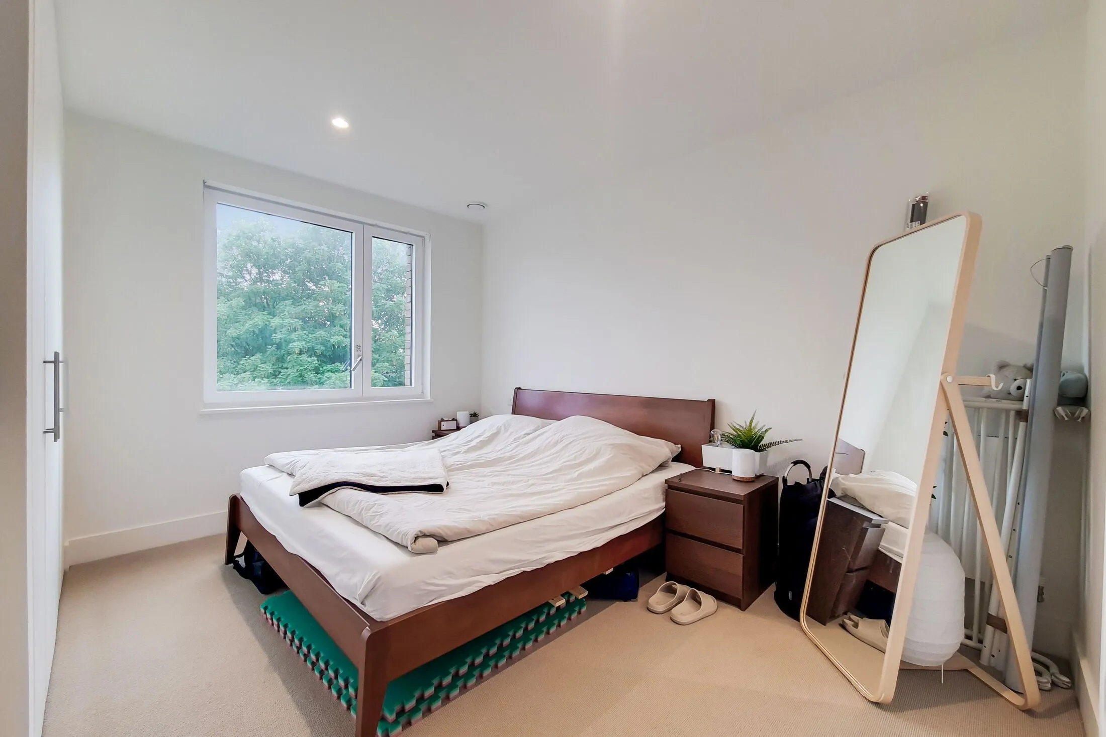 Flat Moulding Lane in Greater London