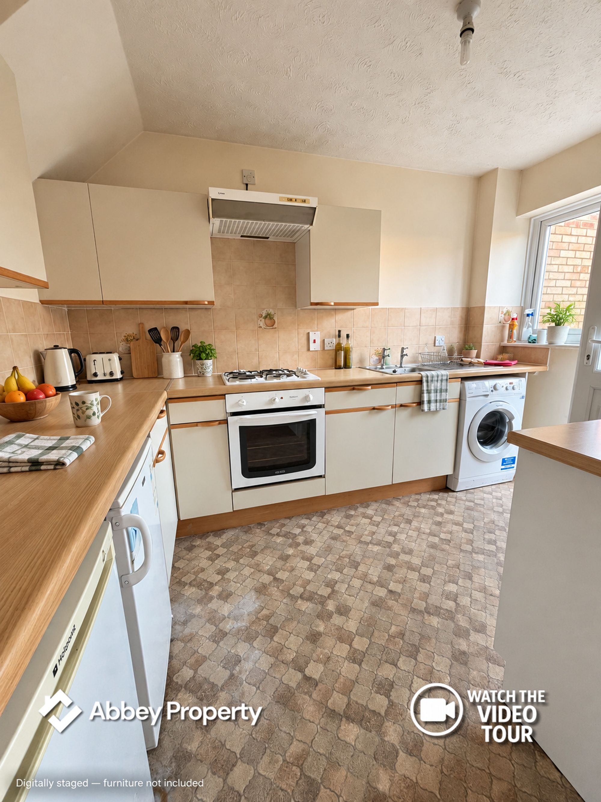 House Elveden Close in Luton