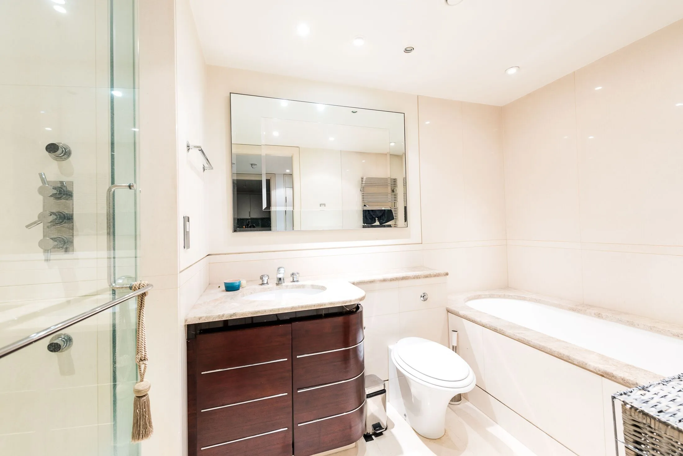 Flat Knightsbridge in City of Westminster