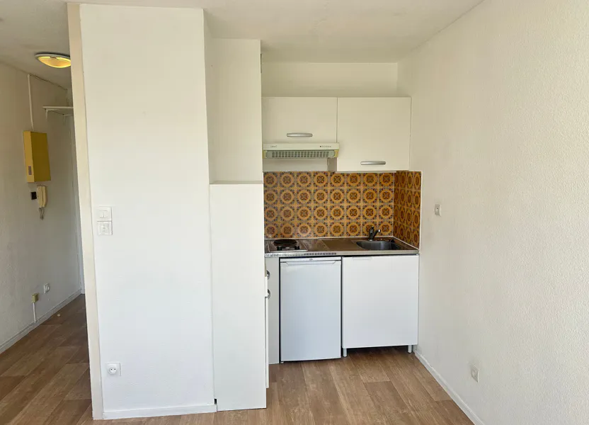 Flat Cité Mouneyra in Bordeaux