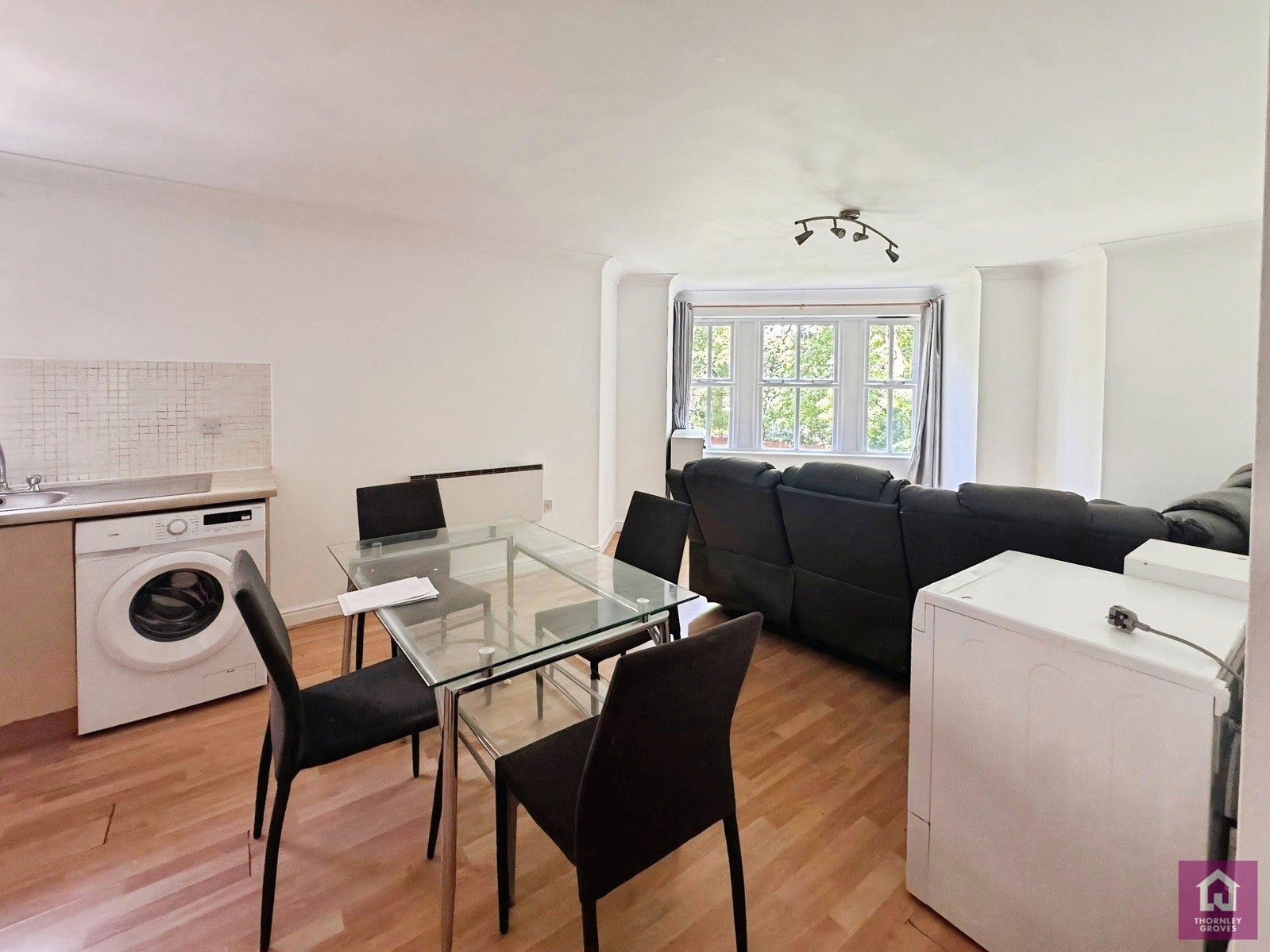 Flat Hadfield Close in Manchester