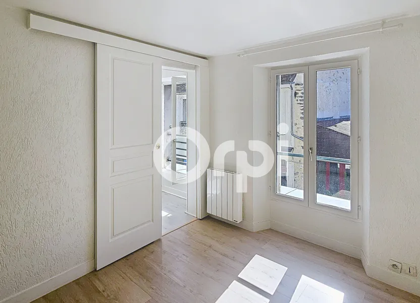 Chambre Grande Rue à Moret-Loing-et-Orvanne