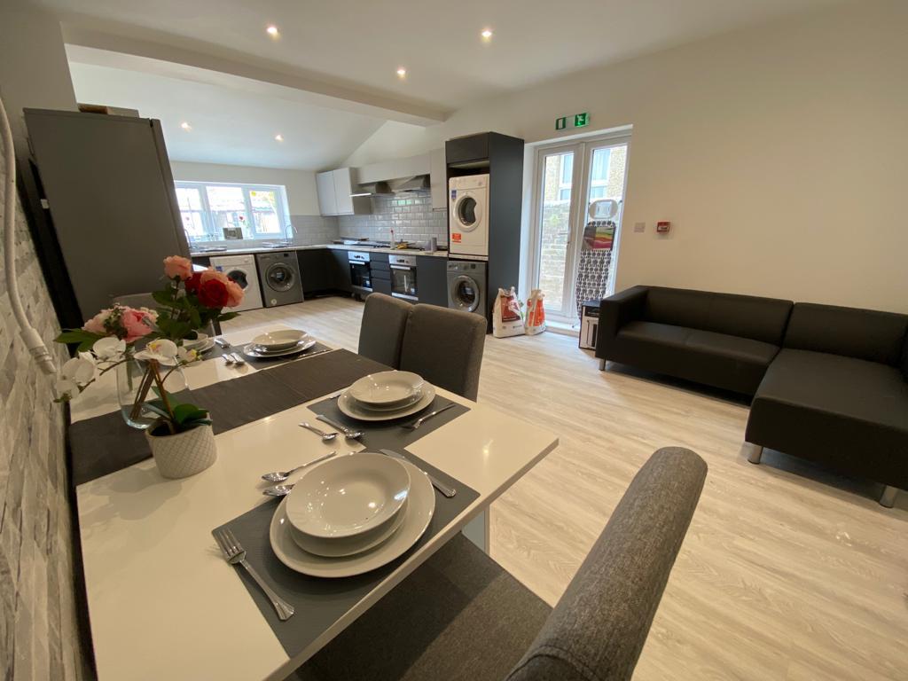 Room Stubbington Avenue in Portsmouth