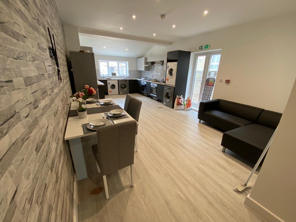 Room Stubbington Avenue in Portsmouth