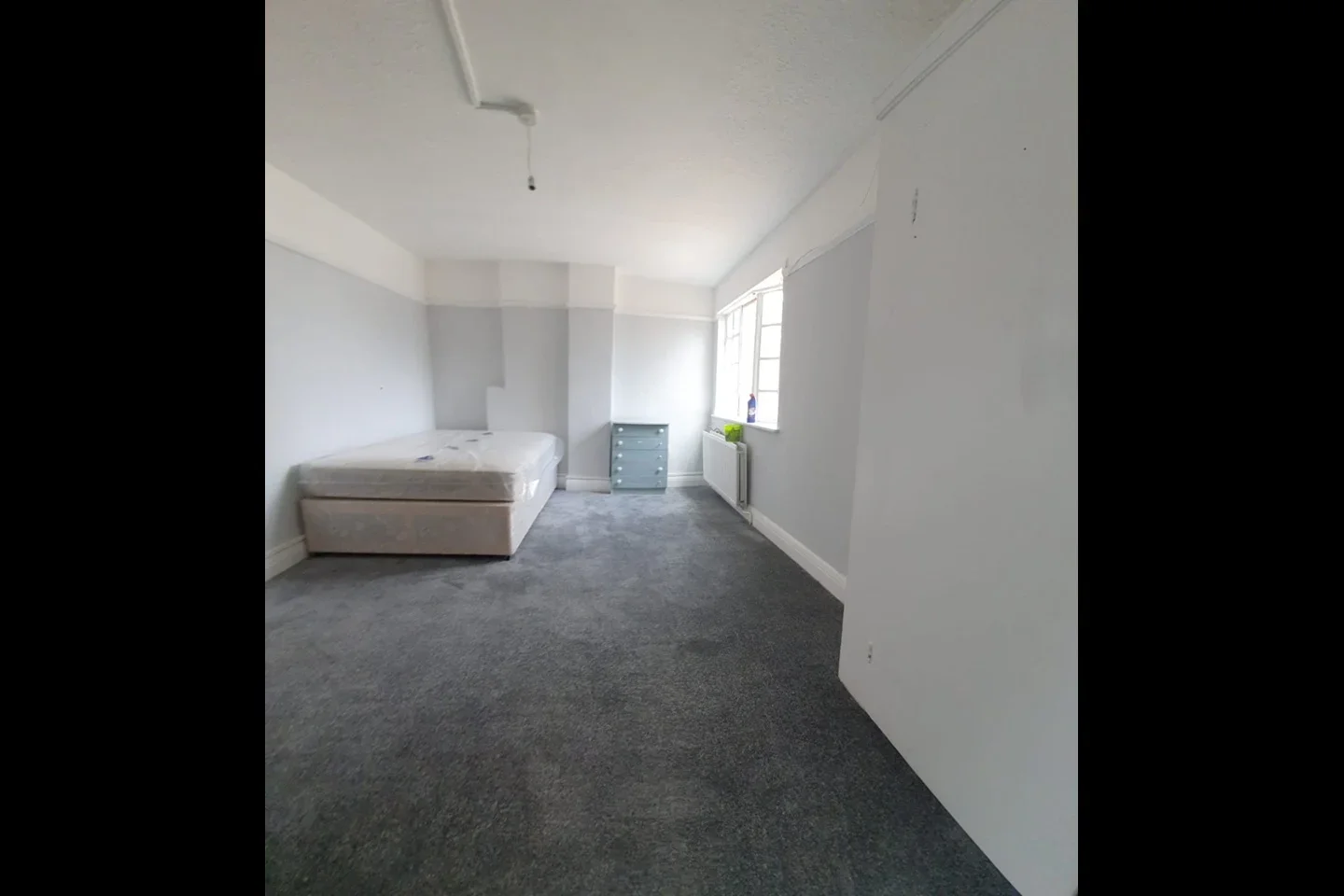 Room Dennis Parade in Greater London