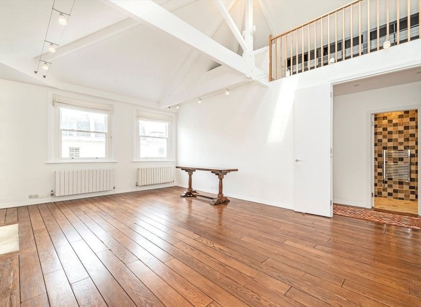 Flat De Vere Gardens in Greater London