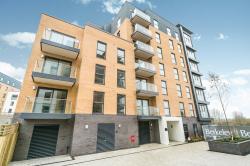 Flat Padworth Avenue in Reading