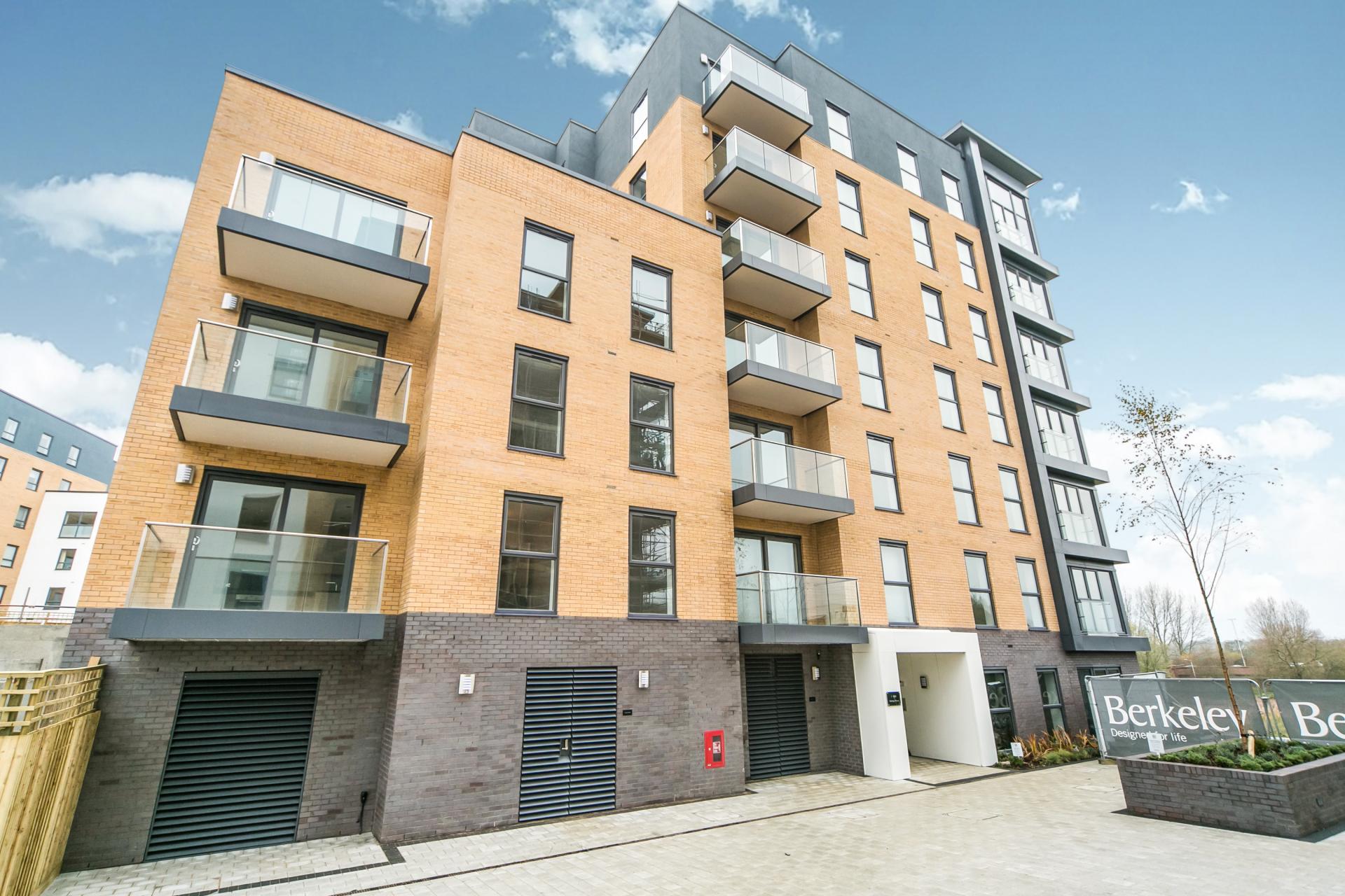 Flat Padworth Avenue in Reading