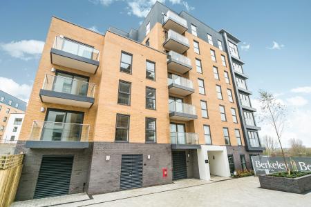 Flat Padworth Avenue in Reading