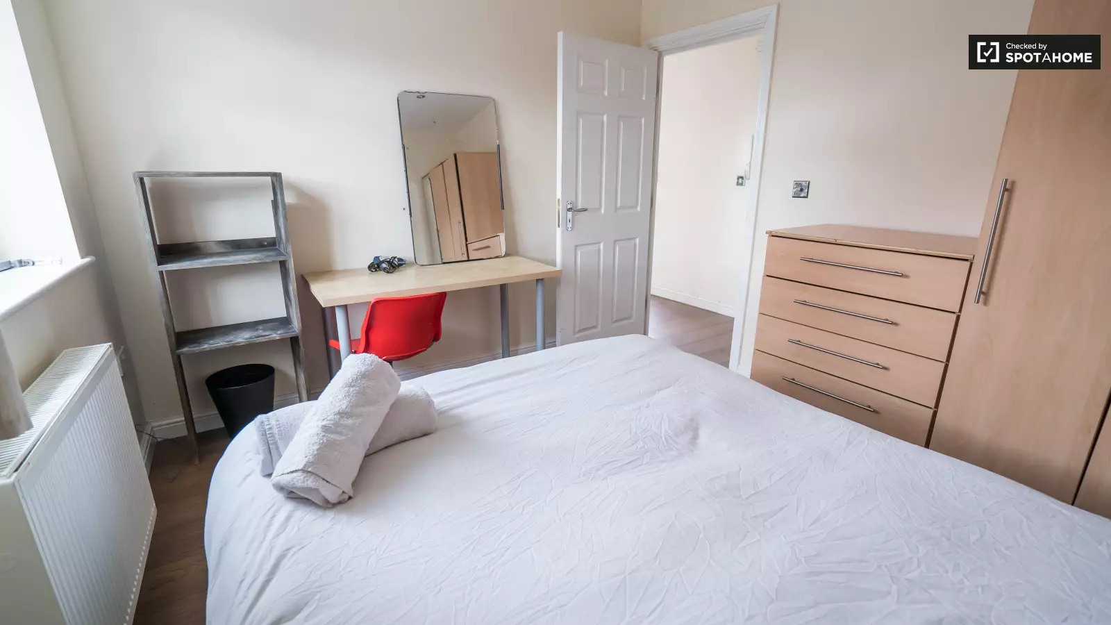 Flat Bethnal Green Road in Greater London