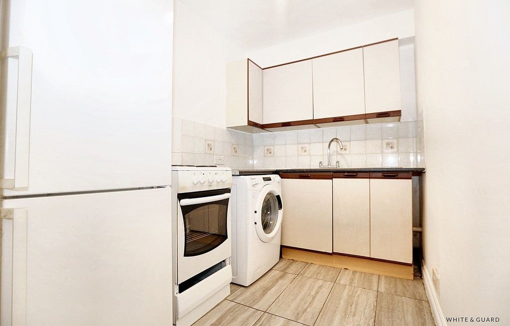 Flat Fair Oak Road in Eastleigh