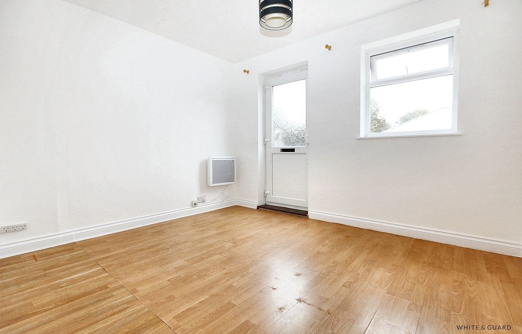 Flat Fair Oak Road in Eastleigh