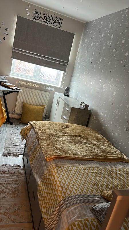 Room Allcroft Road in Birmingham