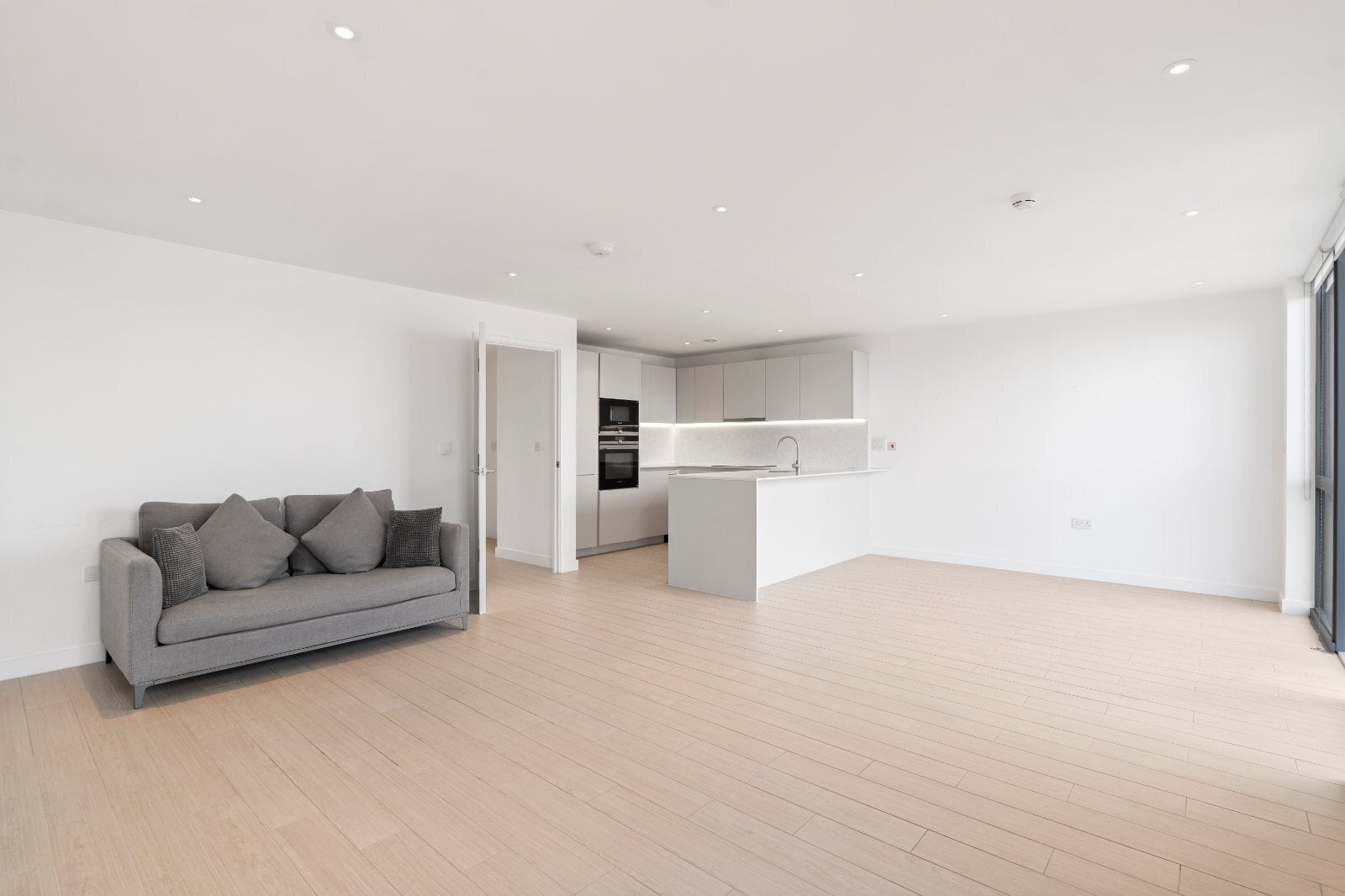 Flat Ann Street in Greater London