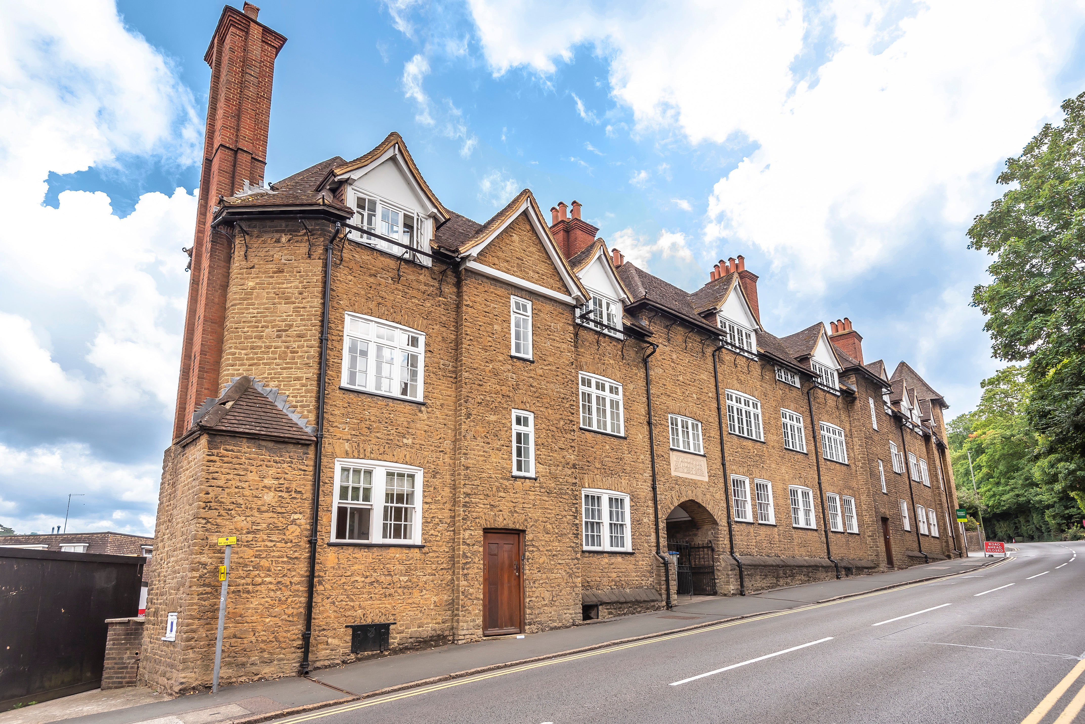 Flat Portsmouth Road in Guildford