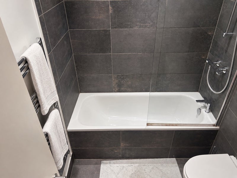 Room Acton Lane in Greater London