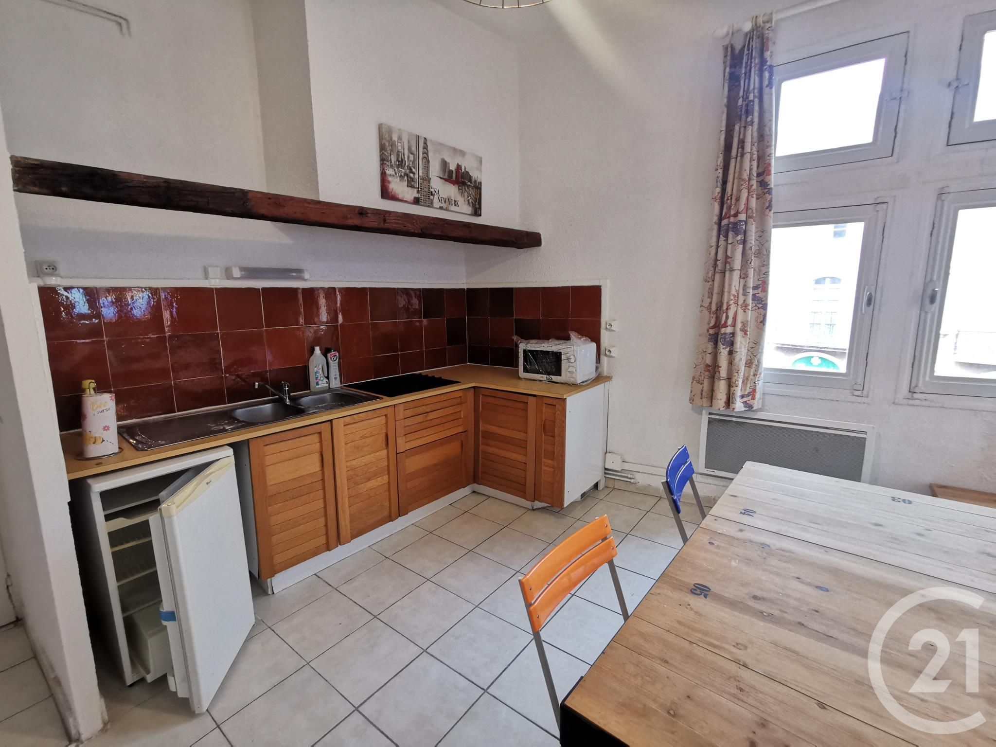 Appartement Place aux Herbes à Nîmes