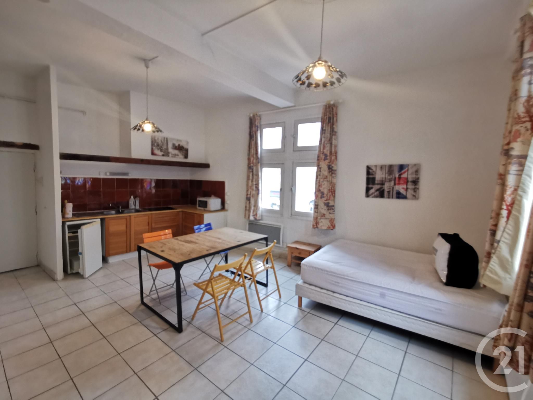 Appartement Place aux Herbes à Nîmes