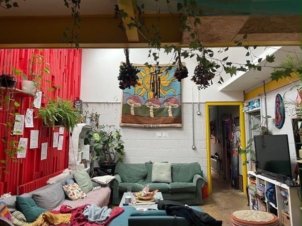 Room Overbury Road in Greater London
