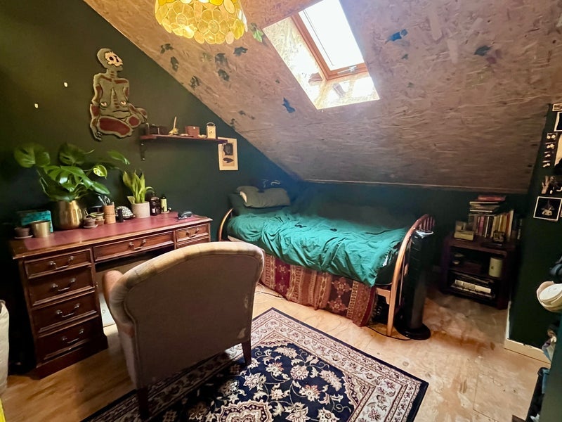 Room Overbury Road in Greater London
