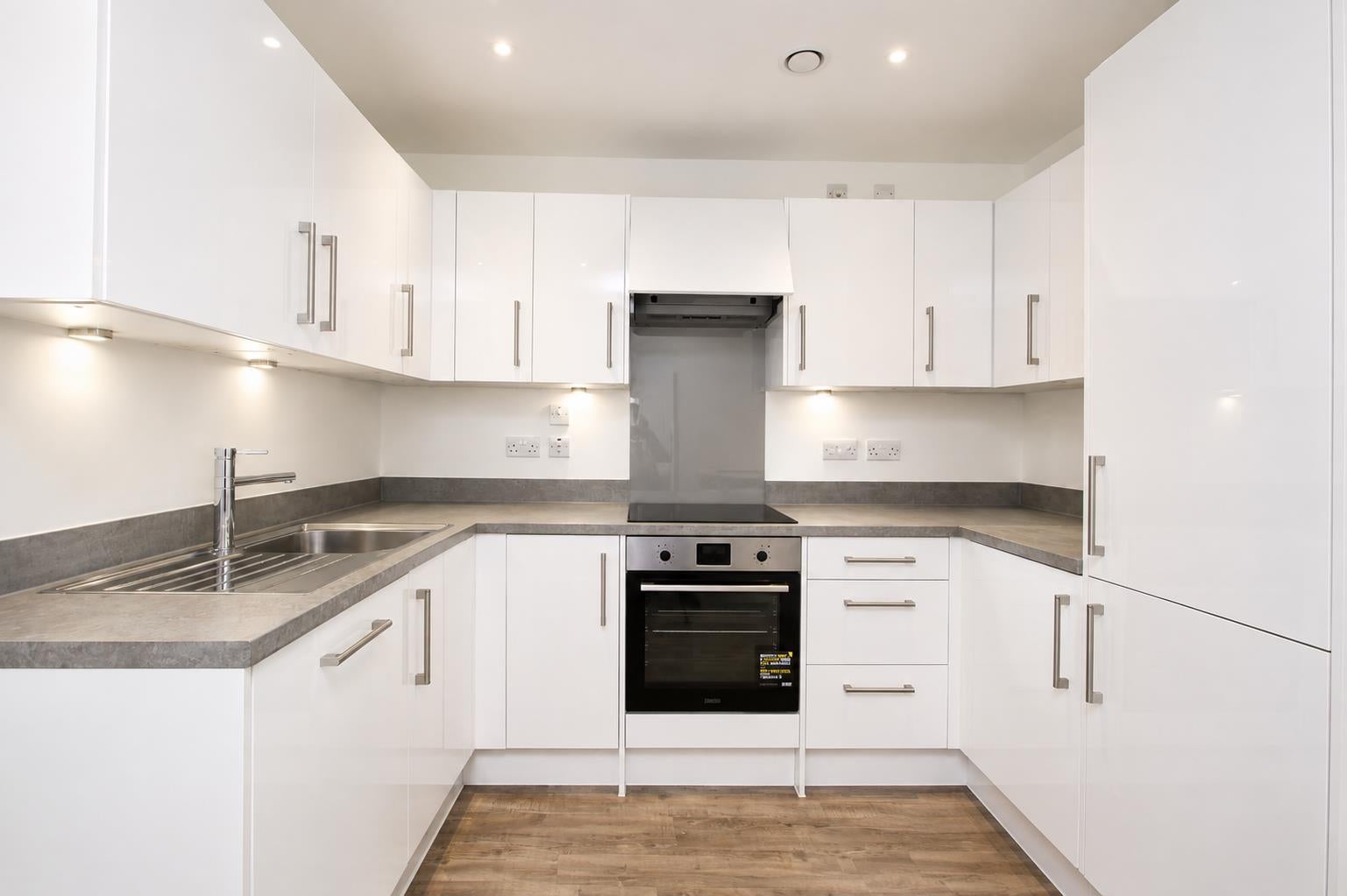 Flat Avebury Boulevard in Central Milton Keynes