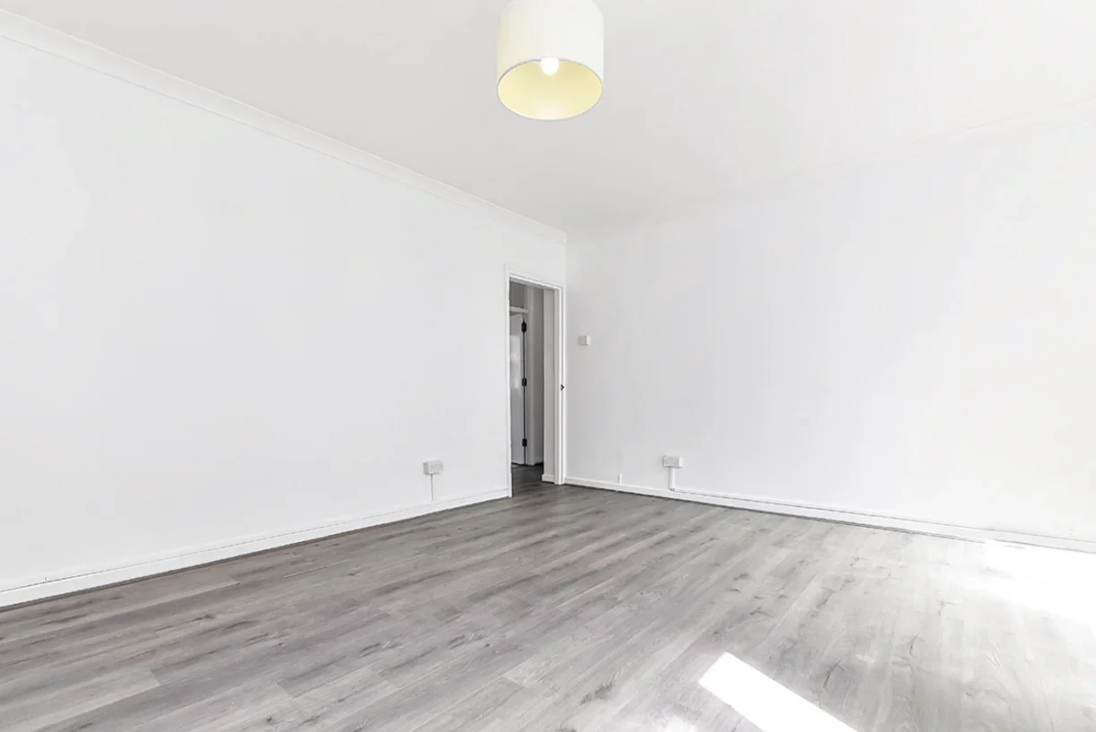 Flat Bostall Lane in Greater London