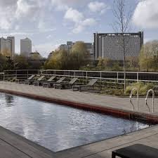 Flat City Island Way in Greater London