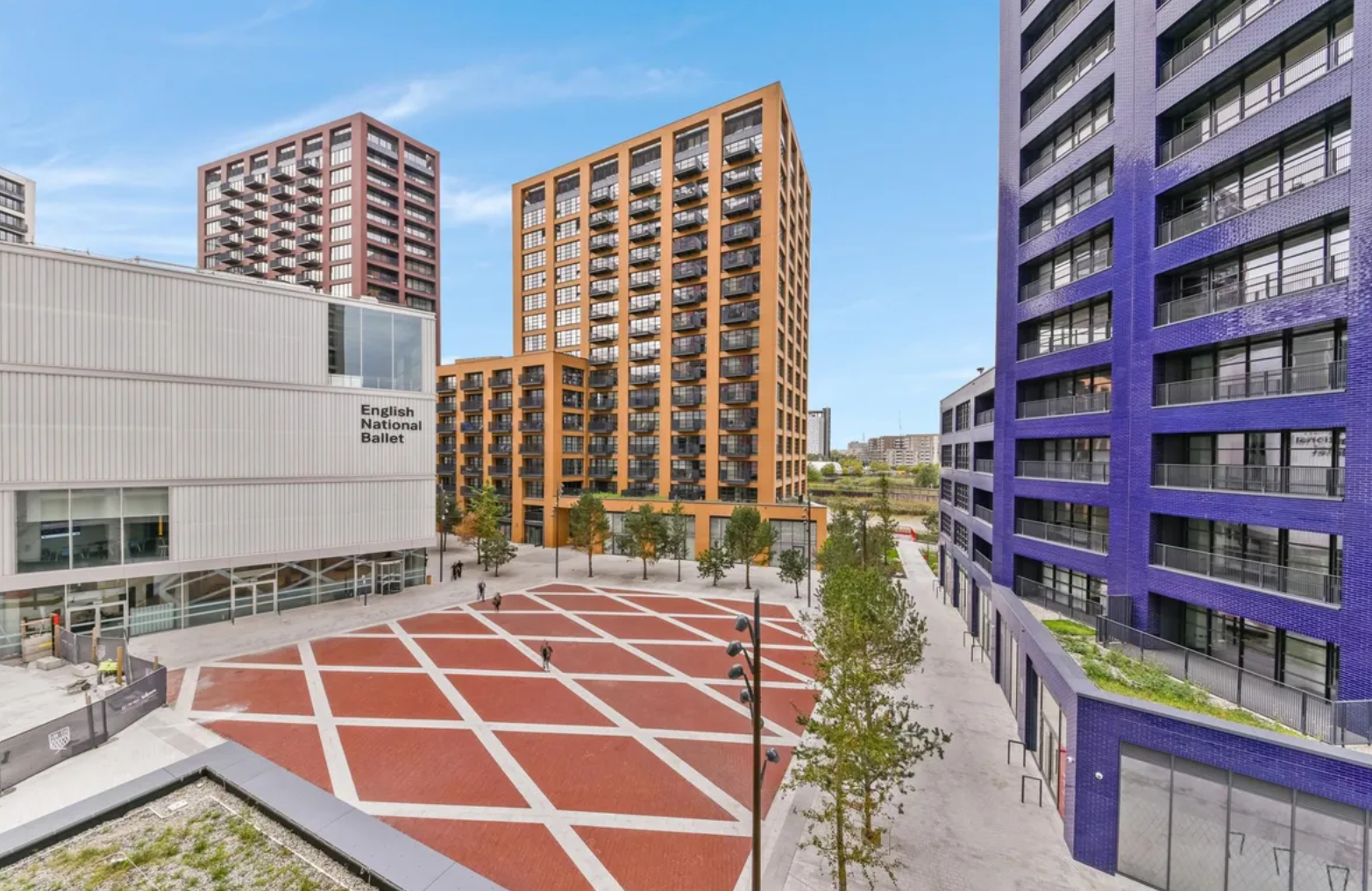Flat City Island Way in Greater London