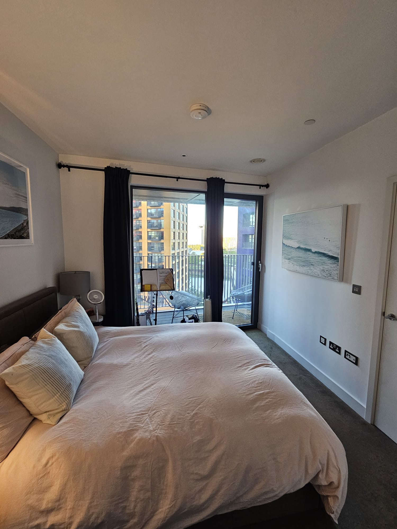 Flat City Island Way in Greater London