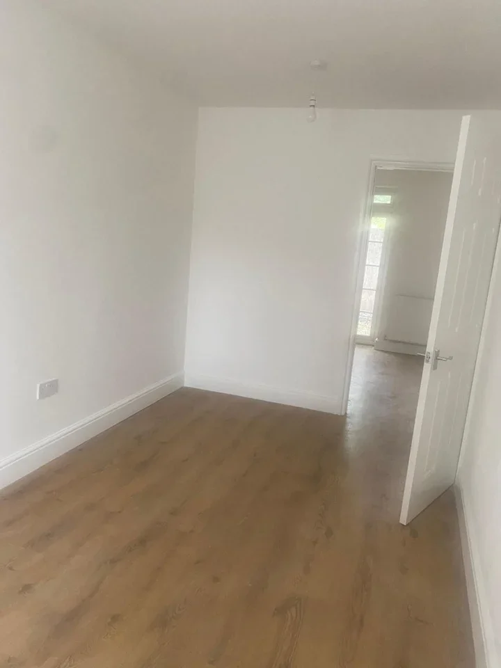 Flat Terrace Gardens in Watford
