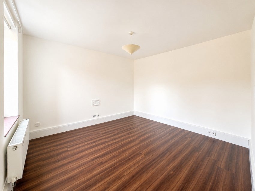 Flat Trafalgar Road in Greater London