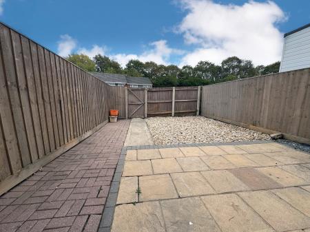 House Warneford Close in Swindon