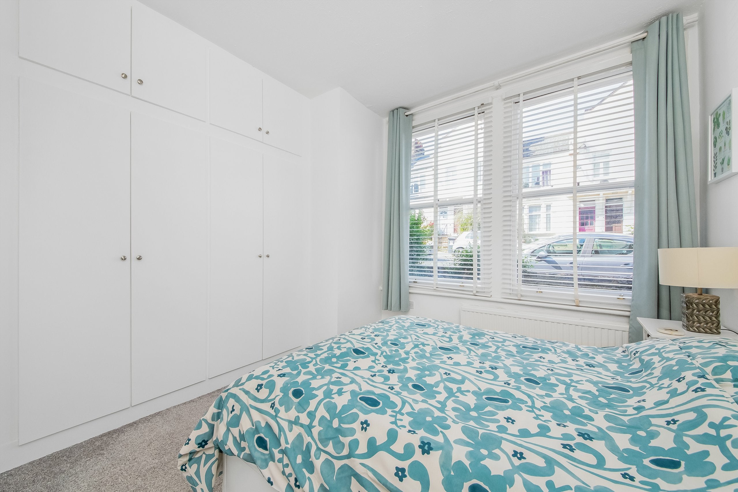 Flat Algiers Road in Greater London