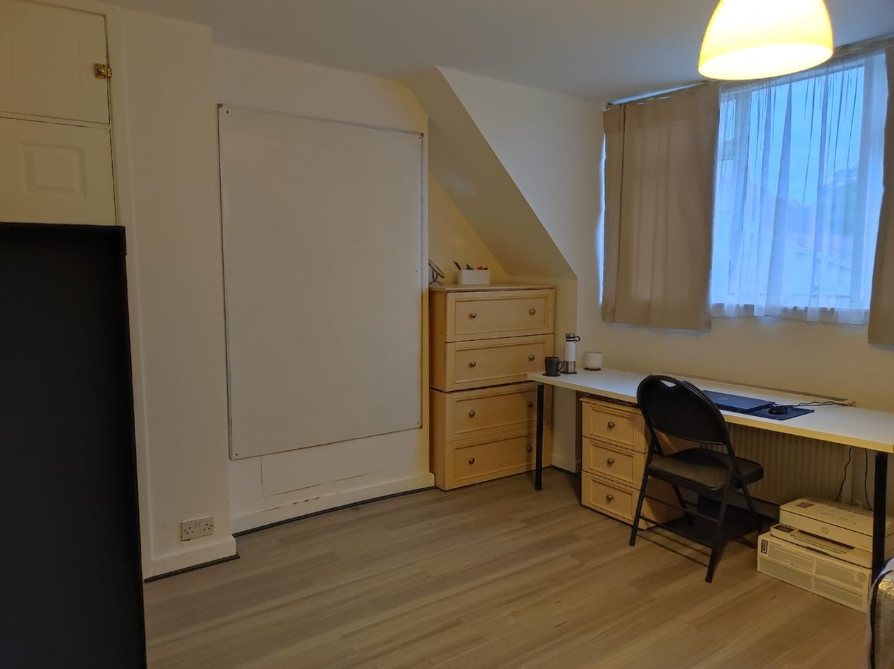 Room The Limes Avenue in Greater London