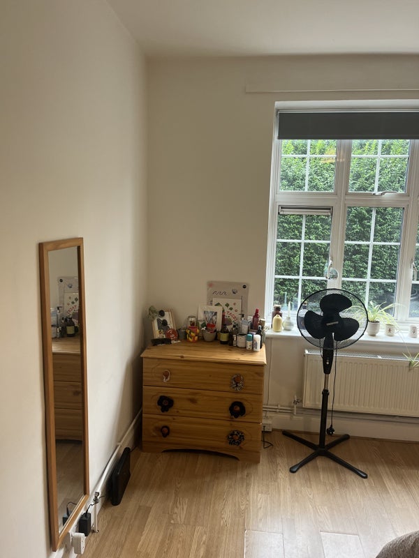 Flat Ethelburga Street in Greater London