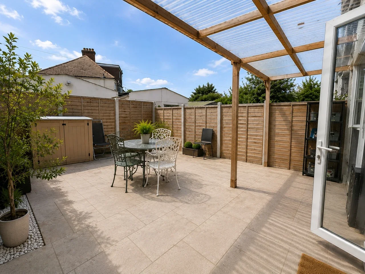 House Dahlia Gardens in Greater London