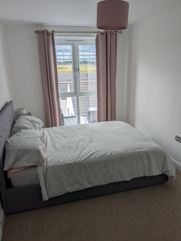 Room Barrington Way in Leeds