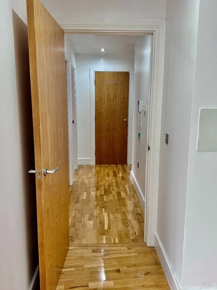 Flat Gayton Road in Greater London